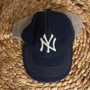 Adult OS New York Yankees Navy and Gray Baseball trucker SnapBack Cap